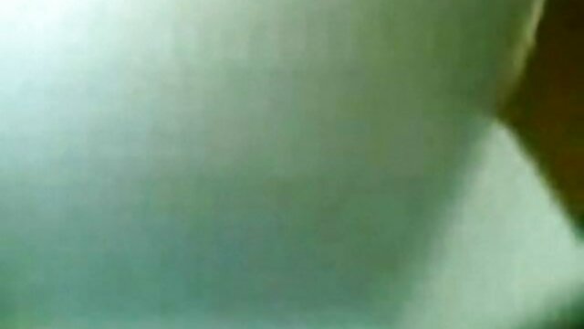శ్యామల తెలుగు sax సెడక్ట్రెస్ అమబెల్లా తన ప్రైవేట్‌లను క్లోజ్ అప్ చూపిస్తుంది