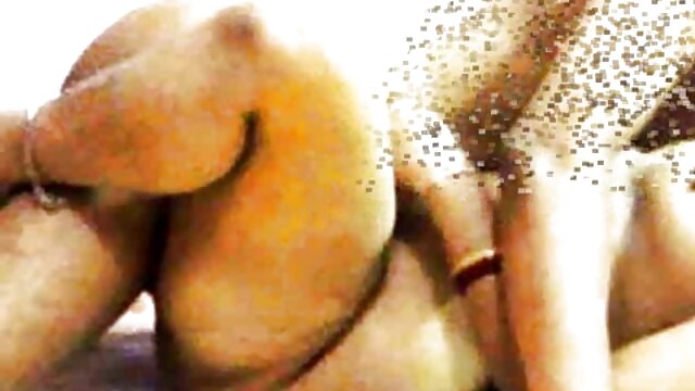 స్లట్టీ బిచ్ డెబ్బీ వైట్ ఒక తెలుగు సెక్స్ మలయాళం బార్టెండర్‌ను మోహింపజేస్తుంది