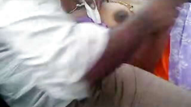 సెక్సీ టీన్ టిఫనీ తన అందమైన సెక్స్ ఫిలిం తెలుగు సెక్స్ గాడిదను చూపుతుంది